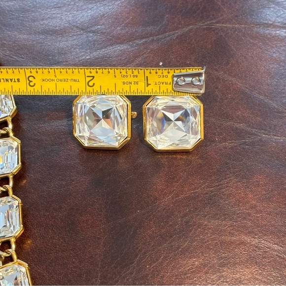 TRIFARI
EMERALD & CUSHION CUT bracelet and clip on earring set Rare - Picture 5 of 12